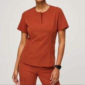 figs auburn scrub top